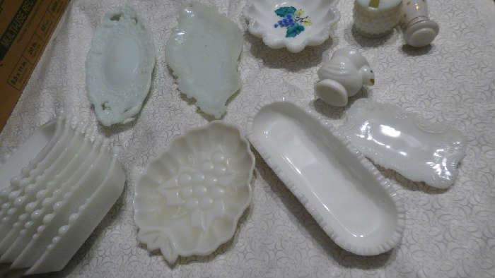 Vintage Milk glass mint condition
