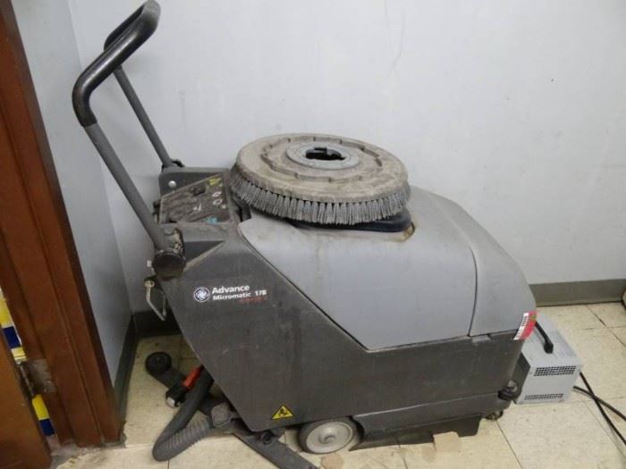 Advance Micromatic Floor Cleaning Machine 17B Mode ...