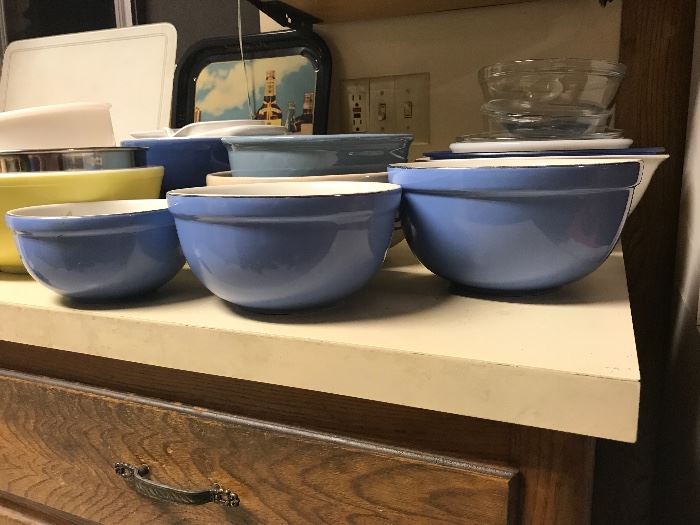 Vintage Hall China Mixing Bowls
12 - 15 - 18