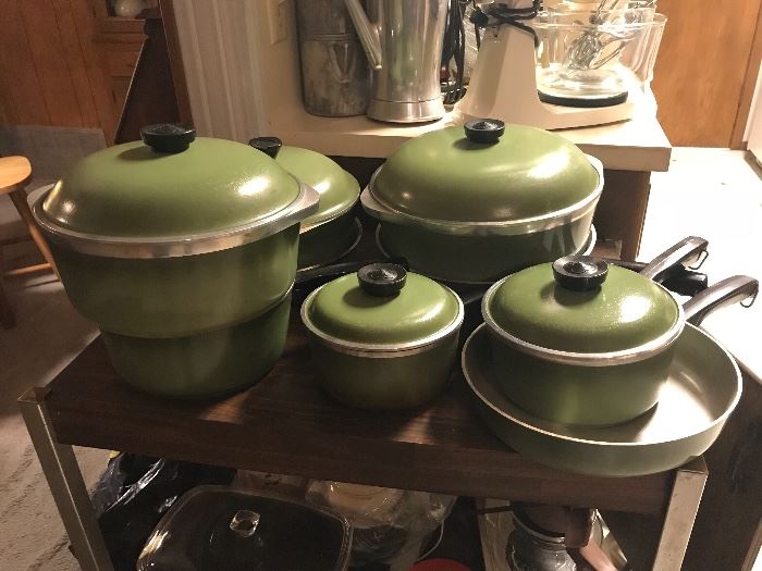 Retro ‘Avocado’ Clubware  12 - 27