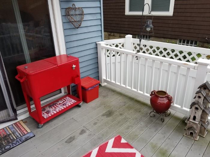 Patio cooler / party beverage cart. Rug is Not for sale