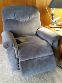 Blue Electric-Lift Lazy-Boy Chair 34"Lx38"Wx41"H