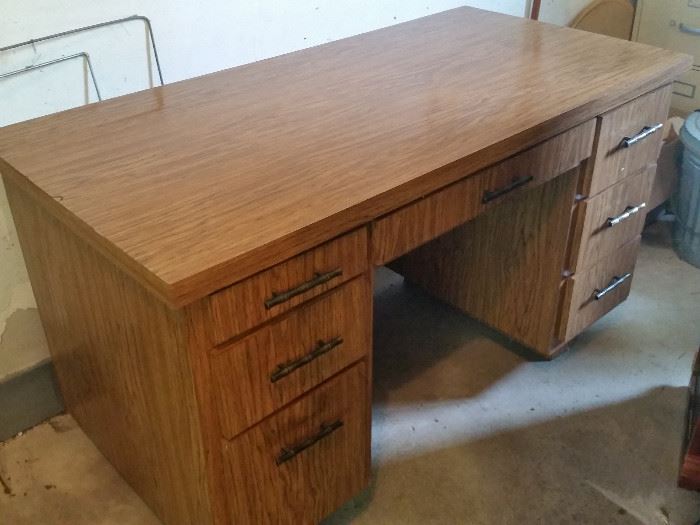 Formica Desk 50"Wx25"Lx29"H