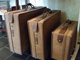 Various Hartmann luggage pieces