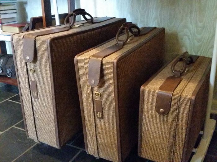 Various Hartmann luggage pieces