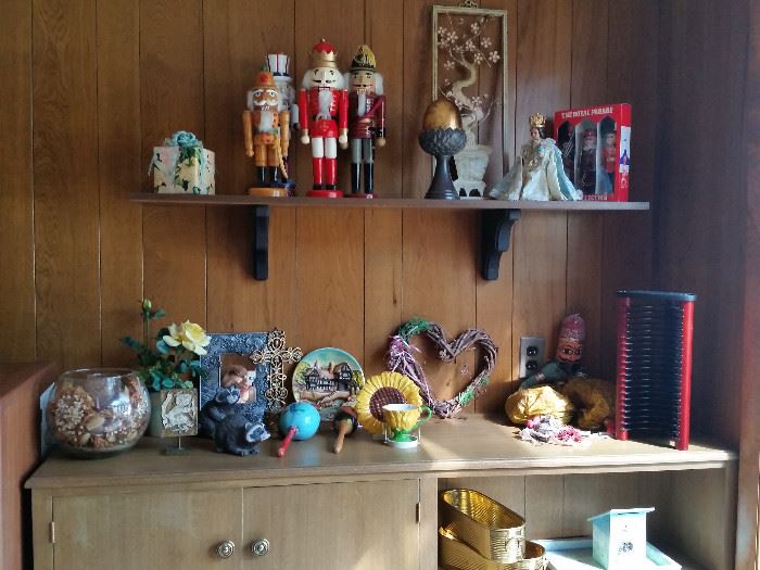 Decorative Collectibles