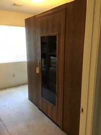 Large wine cooler - holds 1300 bottles 