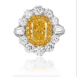LOT886 Fancy Intense Yellow Diamond RingGIA
