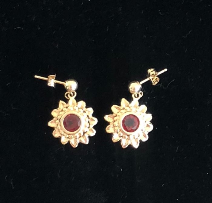 Lovely 14kt Yellow Gold and Garnet Earrings