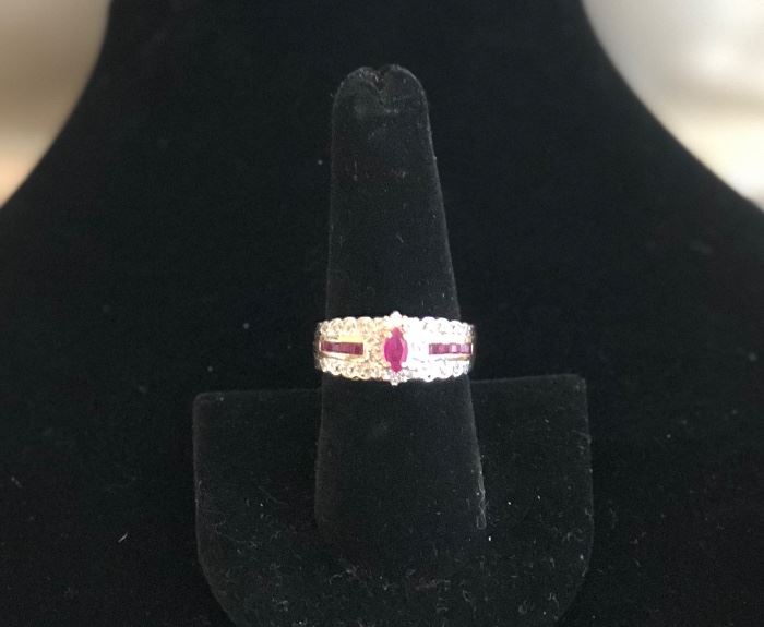 Vintage Ladies Diamond and Ruby Ring