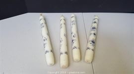 See all photos and current prices https://www.gleatons.com/auction/311'