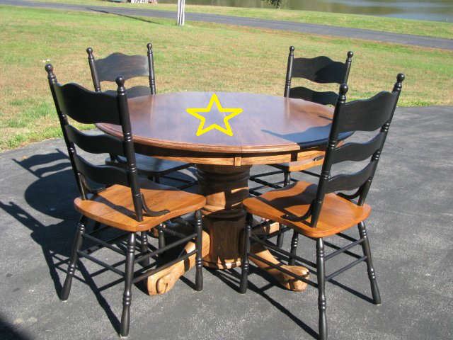 Pedestal Table with 4 Chairs