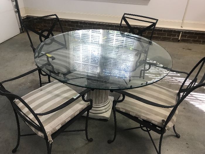 Glass top/pedestal column table with 4 chairs 