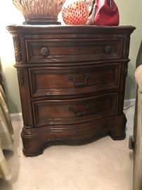 Haverty's Bed side Table