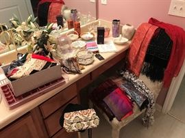 Scarves - Dresser items