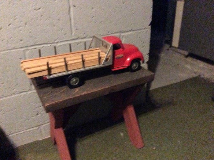 EARLY TOY TRUCK