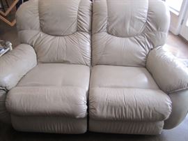 LEATHER LOVESEAT