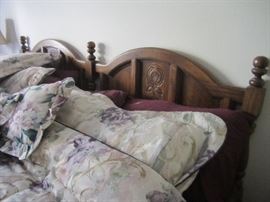 KINGSIZE BED