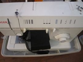 SINGER MACHINE