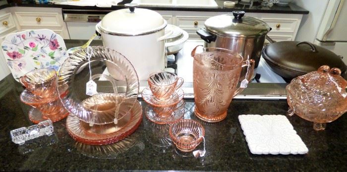 Vintage pink glassware incl. Tiara