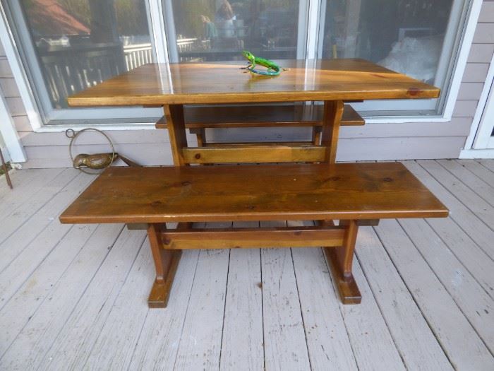 Pine table with 2 benches