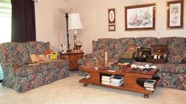 NIce Vintage Living Room Suite