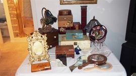 Collection vintage jewel boxes