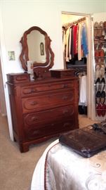 Another fine Victorian era Chest of Drawers with fancy mirror