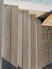 Beautiful mahogany decking & steps. 