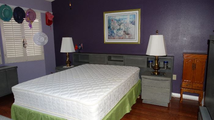 MID CENTURY MODERN CUSTOM PAINTED AMERICAN DREW BEDROOM SET WITH QUEEN SIZE HEADBOARD AND TWO NIGHT STANDS, HIGH CHEST AND DRESSER WITH MIRROR. ALSO MATCHING LANE CEDAR CHEST IN SAME FINISH.