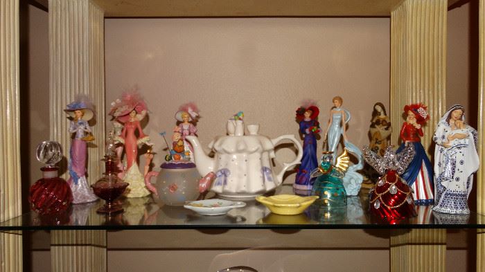 HAMILTON FIGURINES.