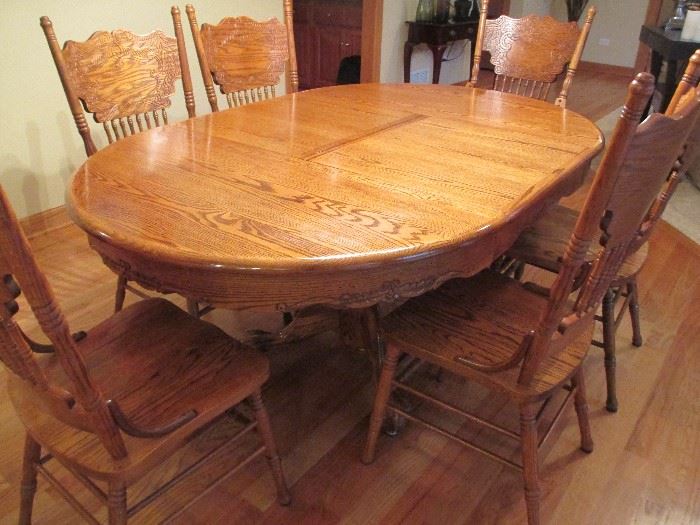 OAK EXTENDABLE TABLE WITH 6 CHAIRS
