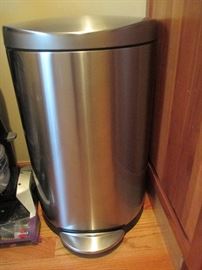 STAINLESS STEEL TRASH CAN

