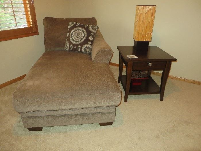 6 PCS SECTIONAL SOFA SET
(This piece is unattached and in other room)    SQUARE END TABLE WITH DRAWER
