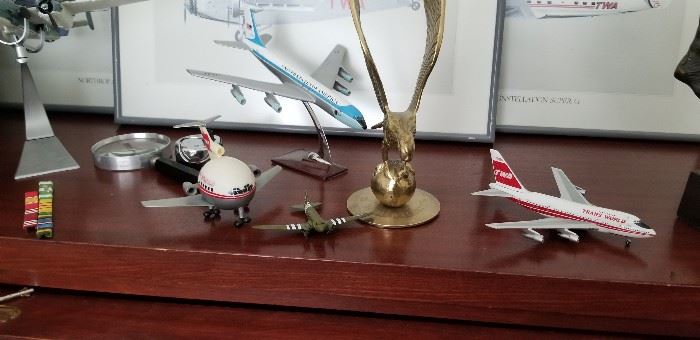 Airplane miniatures 