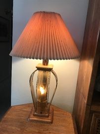 Vtg lamp, there’s two of them. 