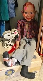 Vtg  ventriloquist Howdy Doody doll  and vtg Snoopy radio