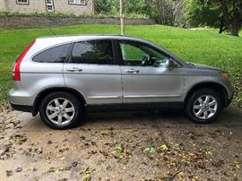 2009 Honda CRV EXL - Less than 20,00 miles!