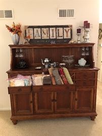 Thomasville Hutch/Buffett