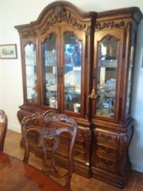 Beautiful dinning set and this is full of some beautiful glassware. Christmas is getting close and now is the time to stock up on home décor to entertain with.