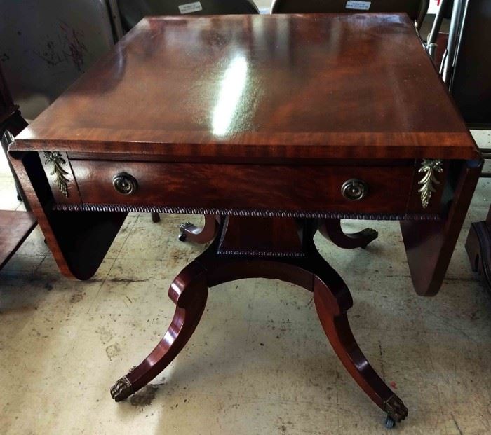 Mid-Century 1-drawer Drop Leaf Table
