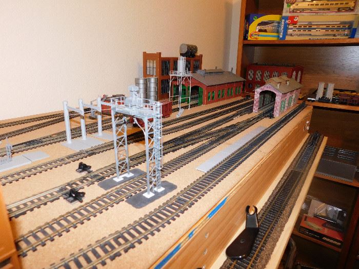 HO Train setup with digital track and train barns/ buildings
