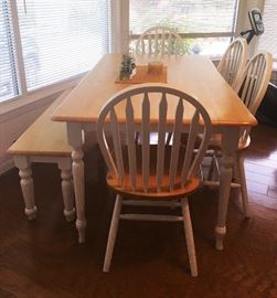 WONDERFUL DINETTE SET WITH 4 CHAIRS AND BENCH