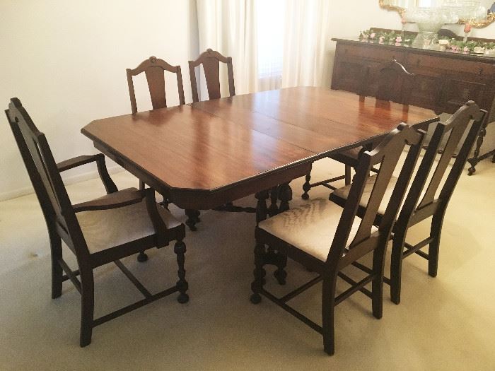 FABULOUS ANTIQUE FORMAL DINING TABLE WITH 6 CHAIRS