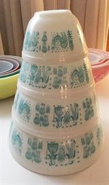 Vintage Pyrex Amish Turquoise Butterprint Nesting Bowls