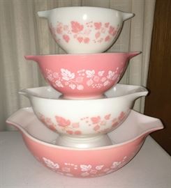 Vintage Pyrex Pink Cinderella Gooseberry Nesting Mixing Bowls