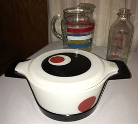 Vintage Pyrex Moon Deco Casserole Dish & Lid With Carrier