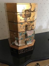 Large lacquer jewelry box