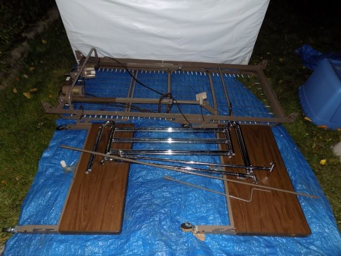 adjustable bed w/mattress