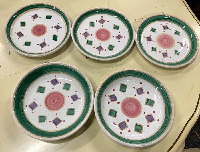 Caleca 8” Plates (3) and 8.5” Bowls (2)           https://ctbids.com/#!/description/share/54237